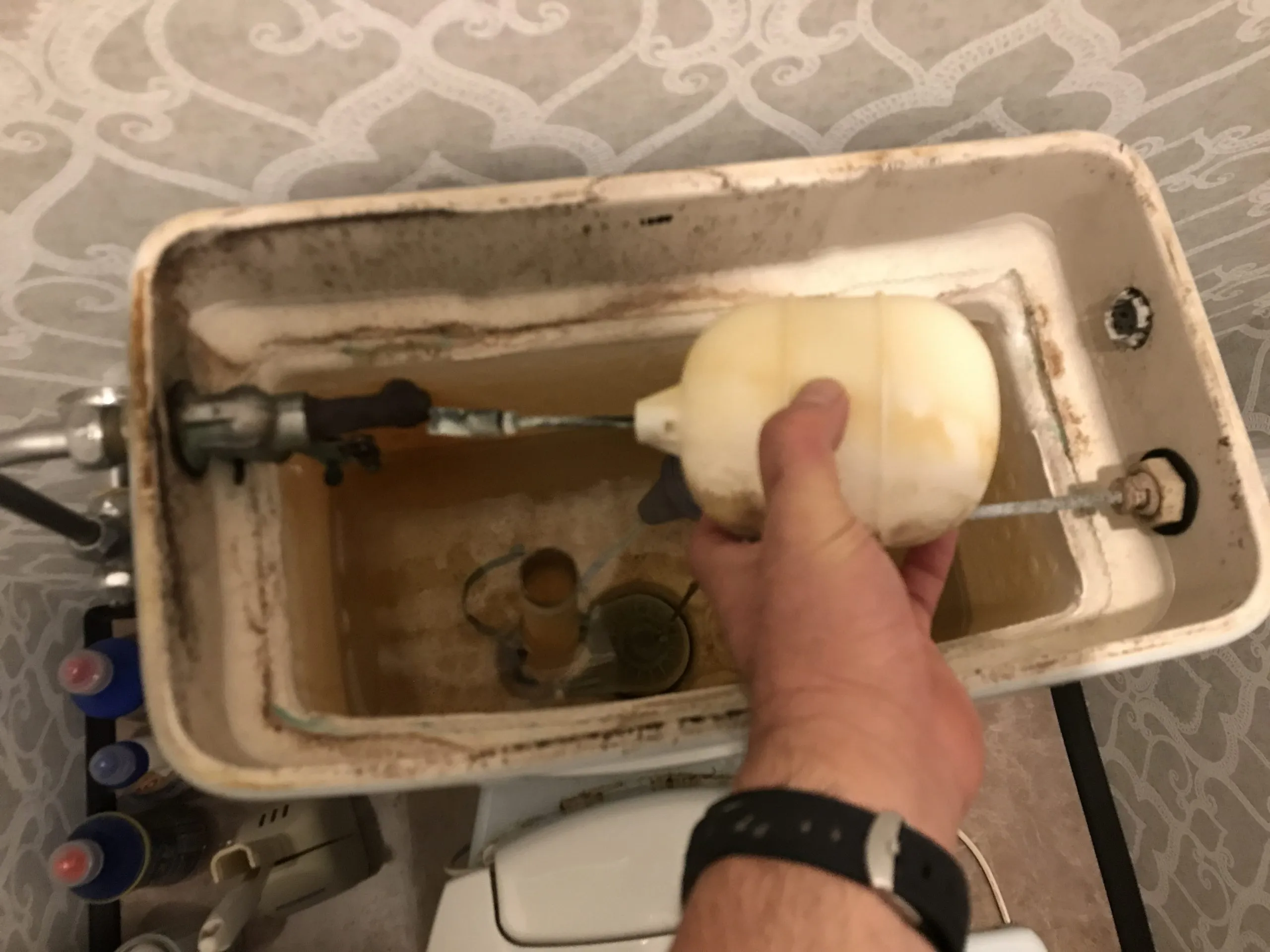 トイレの‟ちょろちょろ“とした水漏れを直す -トイレ水漏れ修繕工事-