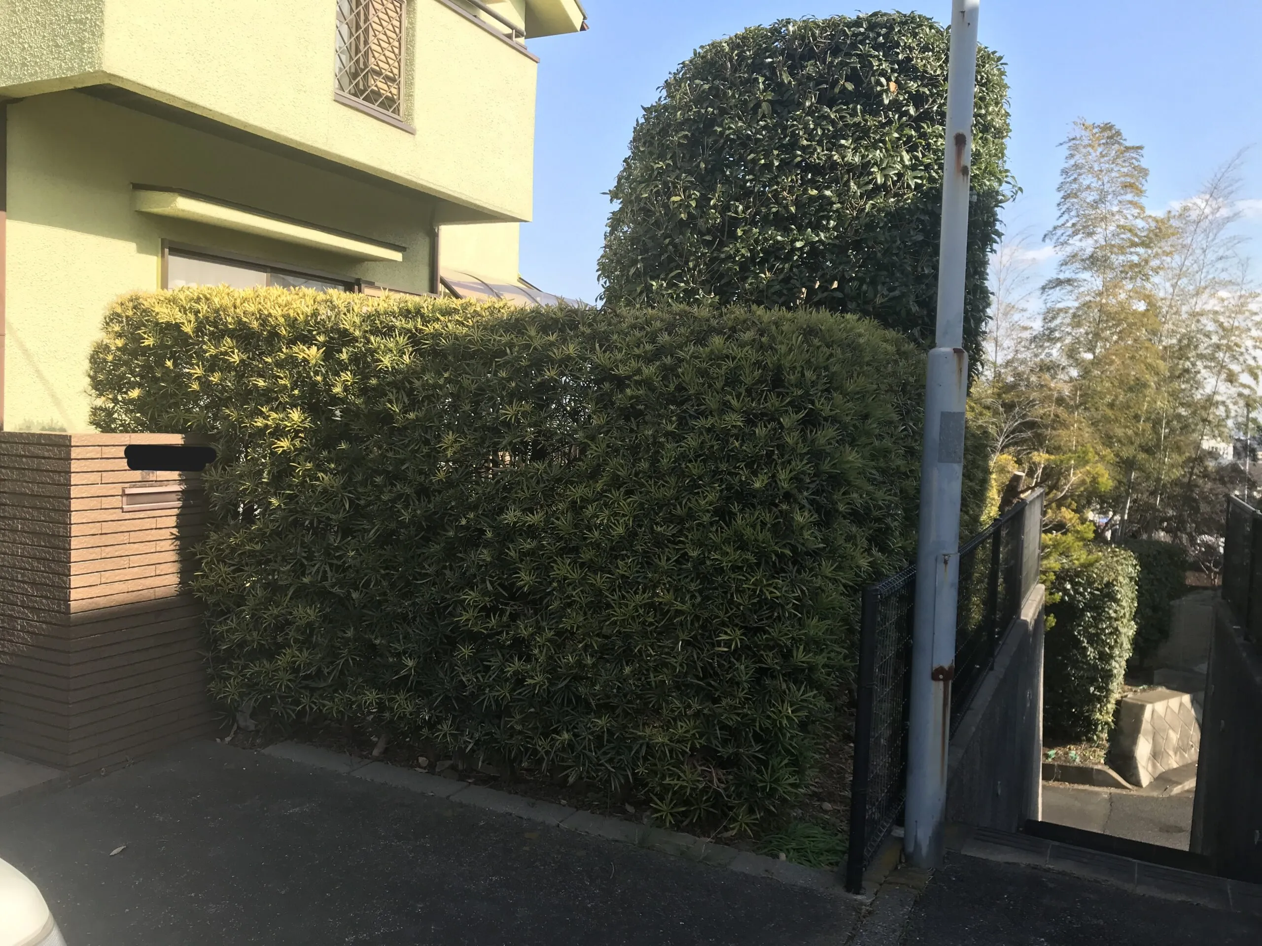 「お家の駐車場を広げたいのだけど・・・」―駐車場拡張工事―